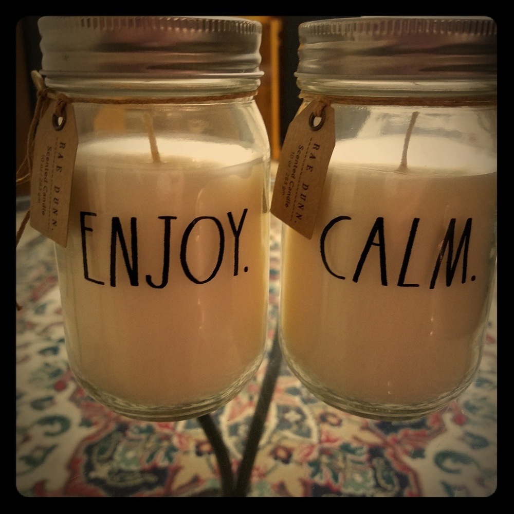 2 never burned, Rae Dunn scented candles.